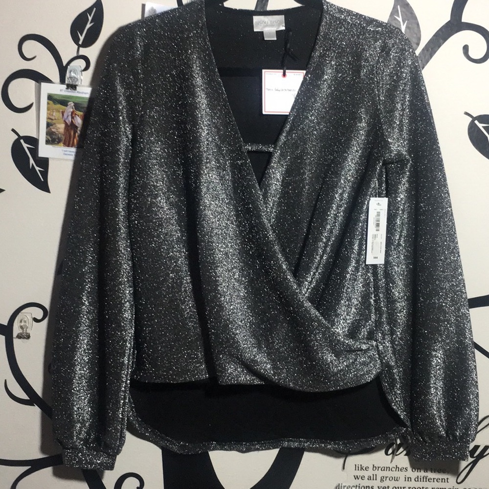 Bisou Bisou Silver shimmery long sleeve blouse